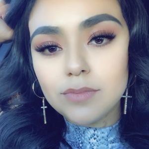 Meet your Posher, Azucena